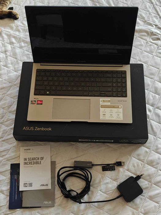 ASUS Zenbook 15, 7735U, 15.6" 3K OLED, 32GB RAM, 1TB SSD, Radeon 680M