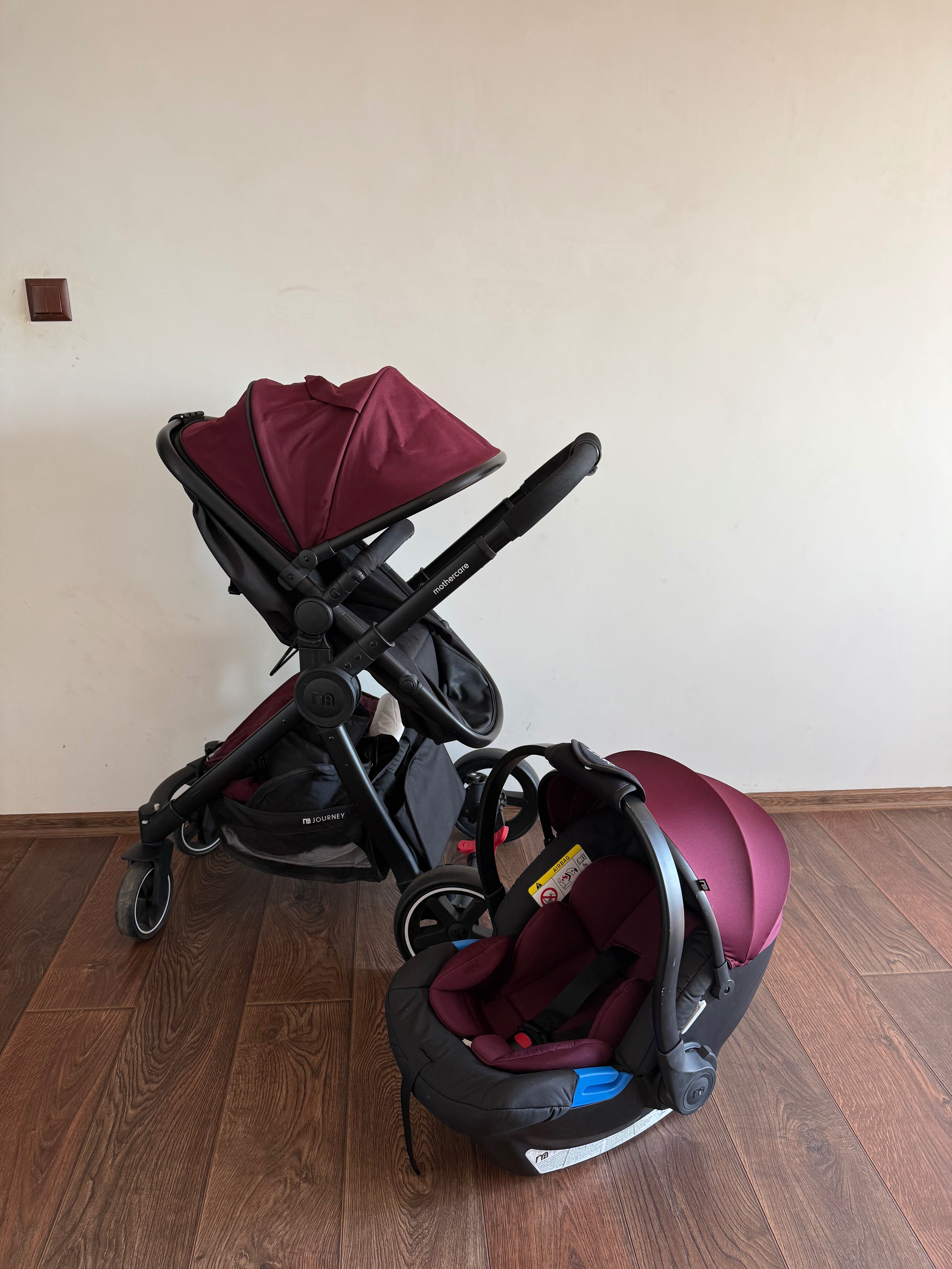 Бебешка количка mothercare