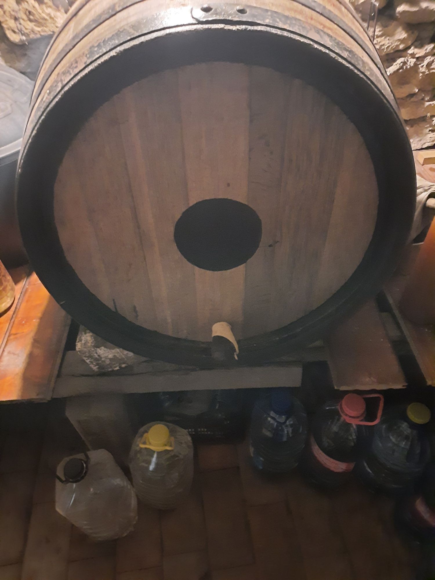 Butoi din stejar pentru vin