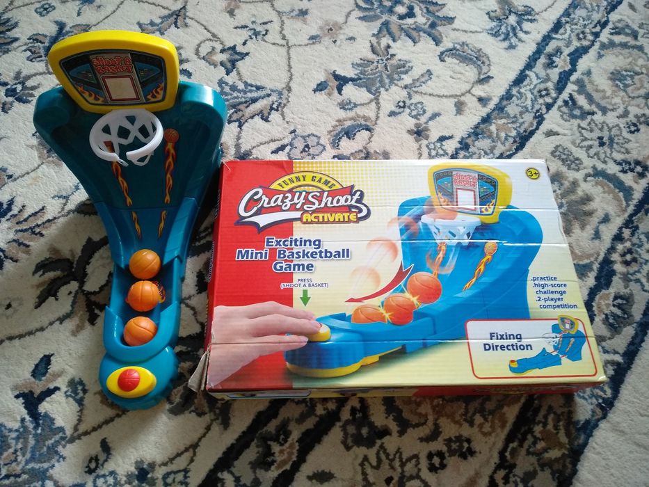 Настольный баскетбол и крупный конструктор.