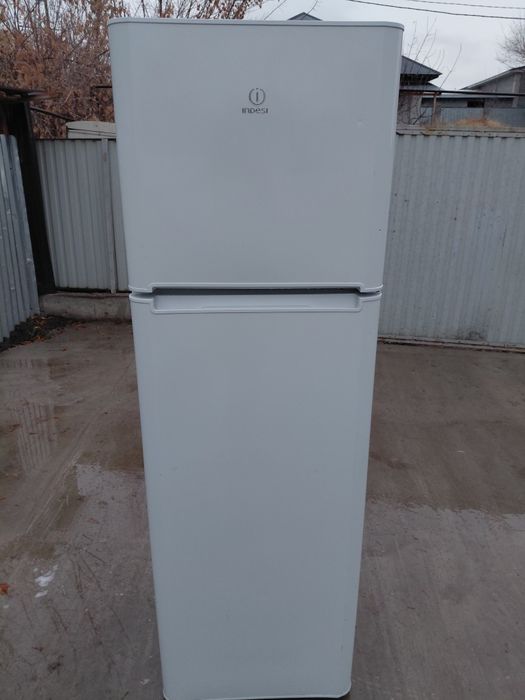 Холодильник индезит рабочая Доставка есть