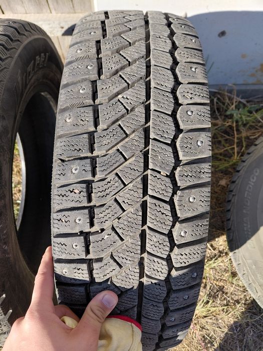 Продам Зимние шины Viatty r15