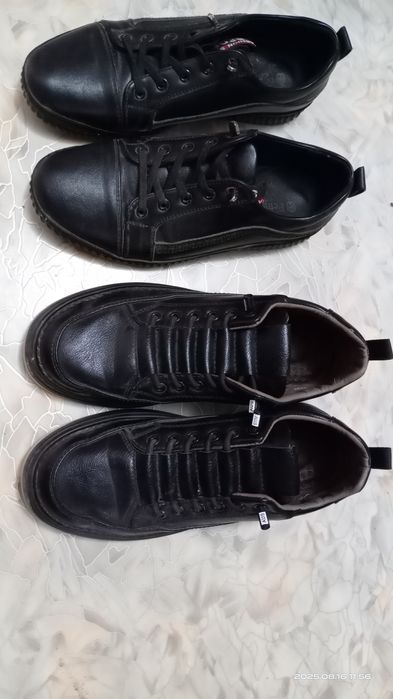 Туфли на мальчика 38 и 39 размер.