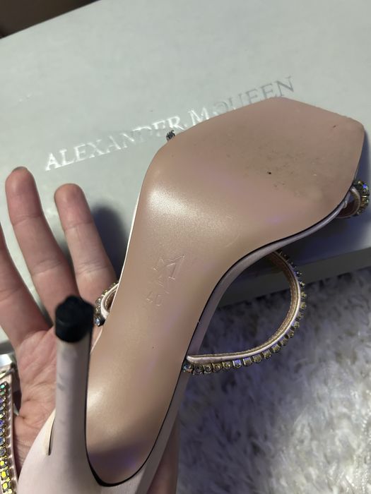 Sandale elegante si feminine Amina muaddi