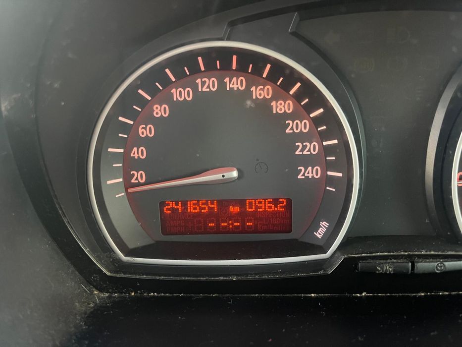 Vand bmw x3 motor2 litri dizel 4x4