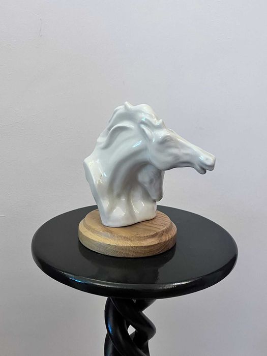 Bibelou expresiv portelan semnat Capodimonte statueta bibeloluri
