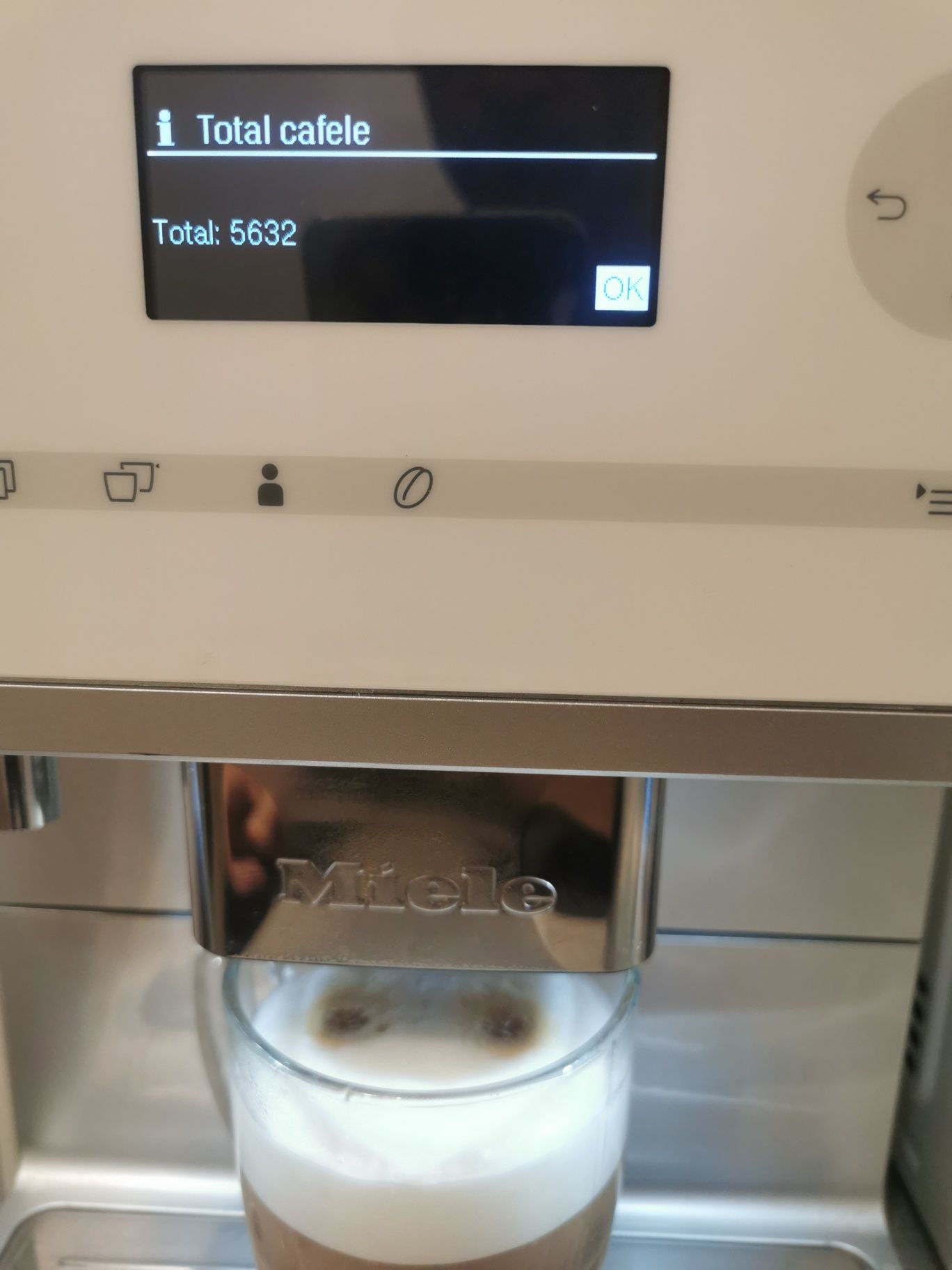 Espressor, expresor Miele CM 6