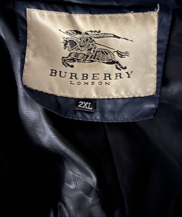 Куртка Burberry.