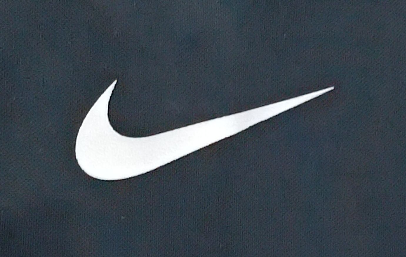 Nike DRI-FIT GFX Therma Hoodie оригинално горнище ръст 137-147см Найк