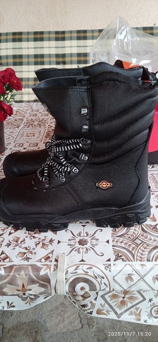Високи зимни обувки с подплата