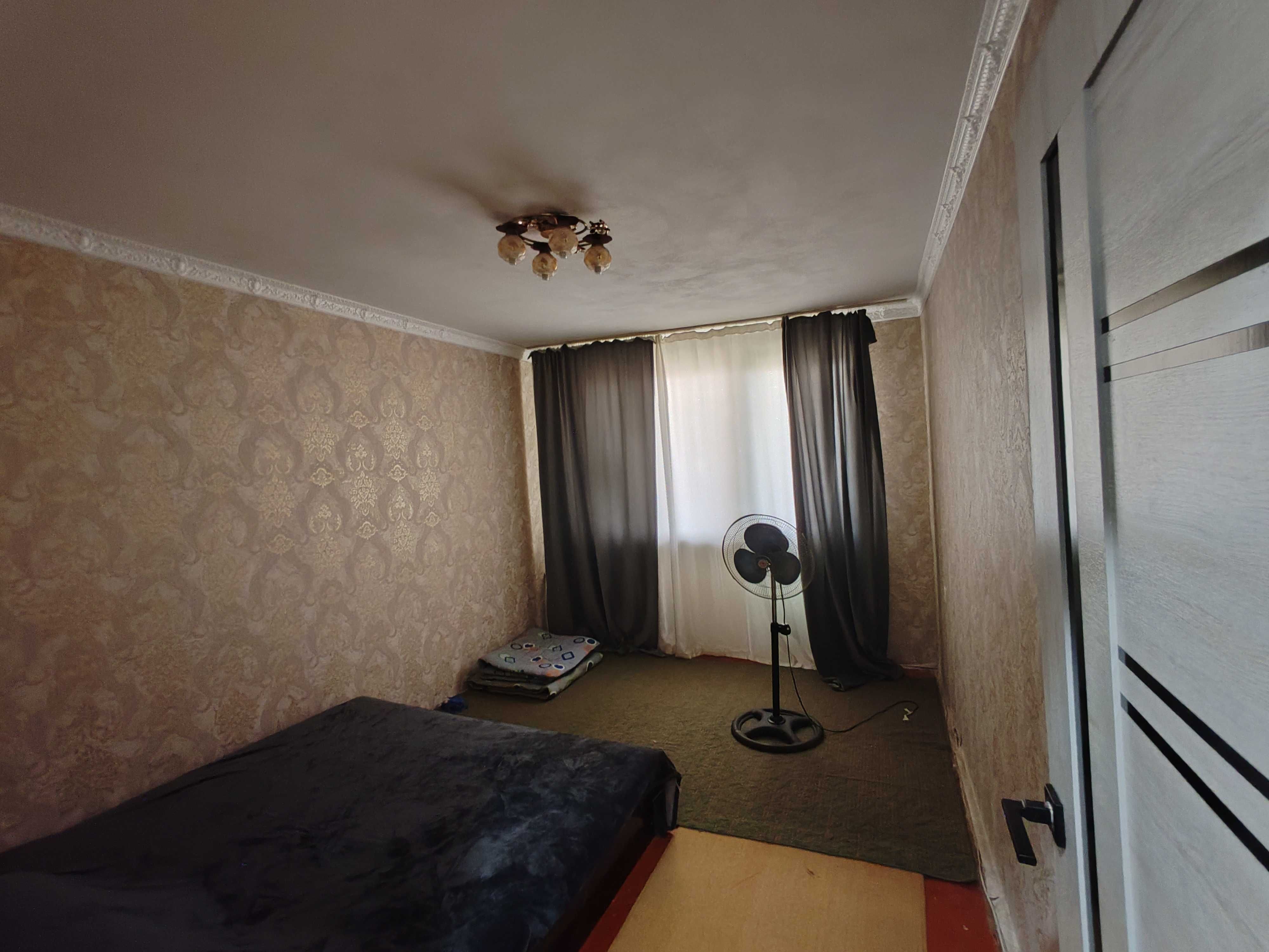 Продаётся 2х комнатная квартира в центе.