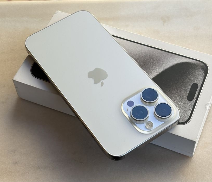 iPhone 15 Pro Max 256 gb, baterie 100%, 7 cicluri de incarcare