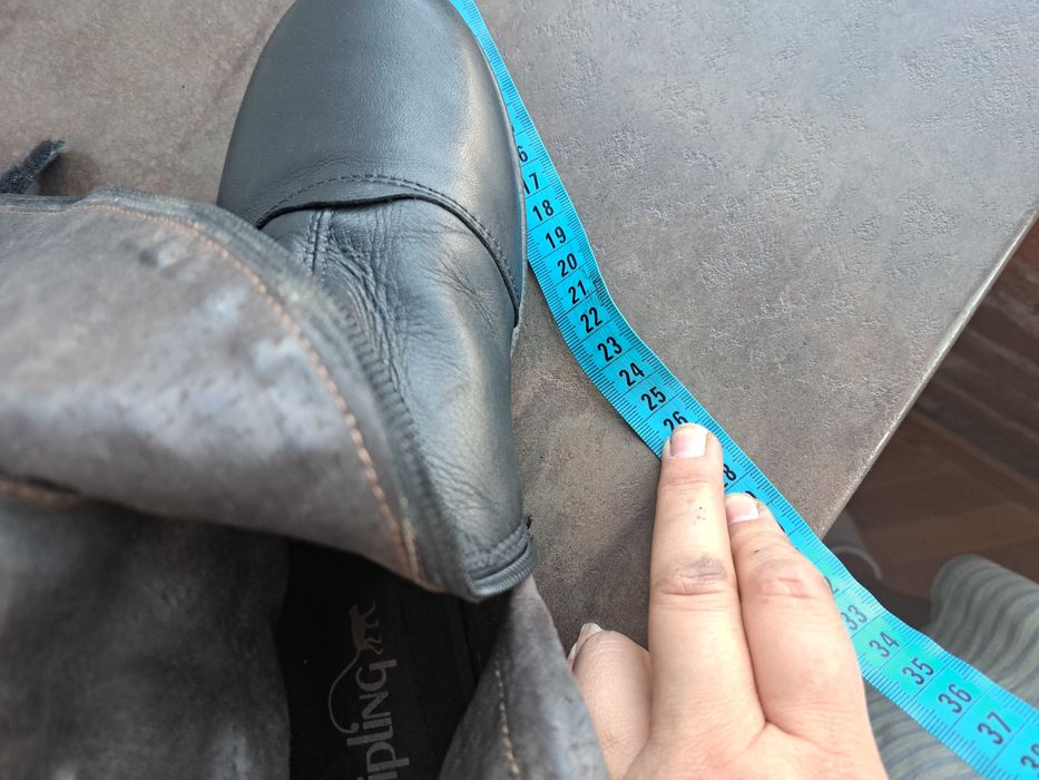 дамски ботуши,зимни обувки,кожени черни боти номер40