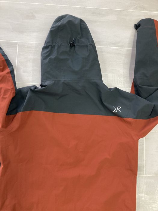 Geaca Revolution Race XL impermeabila 20000 hardshell