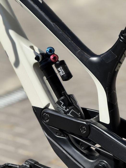 Велосипед YT Tues CF Pro 2019 M/L НОВ