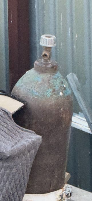 Кислородный балон 2 штуки