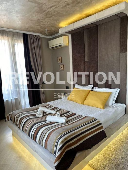 Дава се под наем Двустаен апартамент в Варна, Център - 110 кв.м за 1400 € - Снимка #5