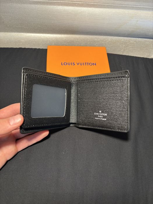 Louis Vuitton портфейли