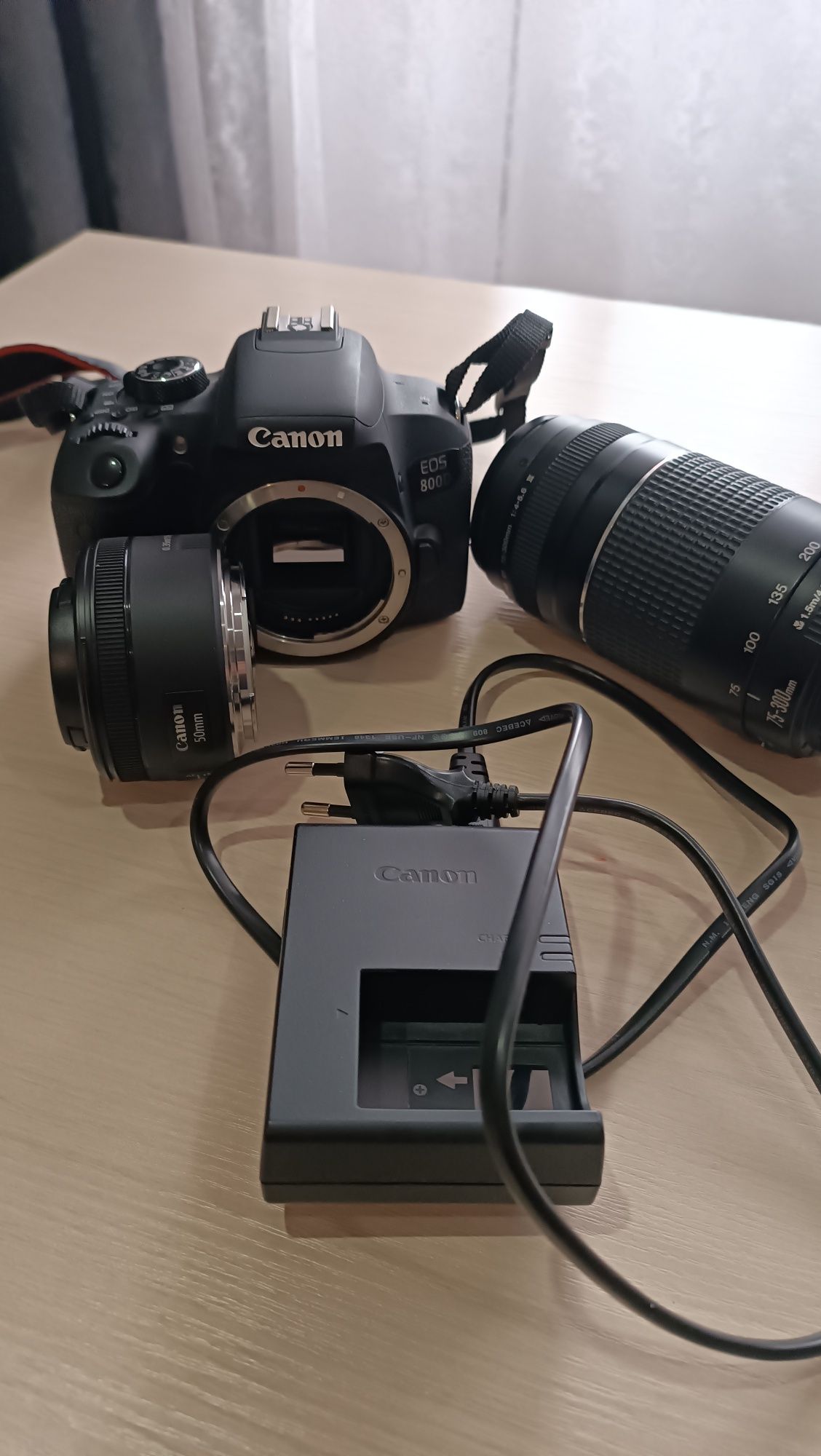 Фотоаппарат Canon 800D