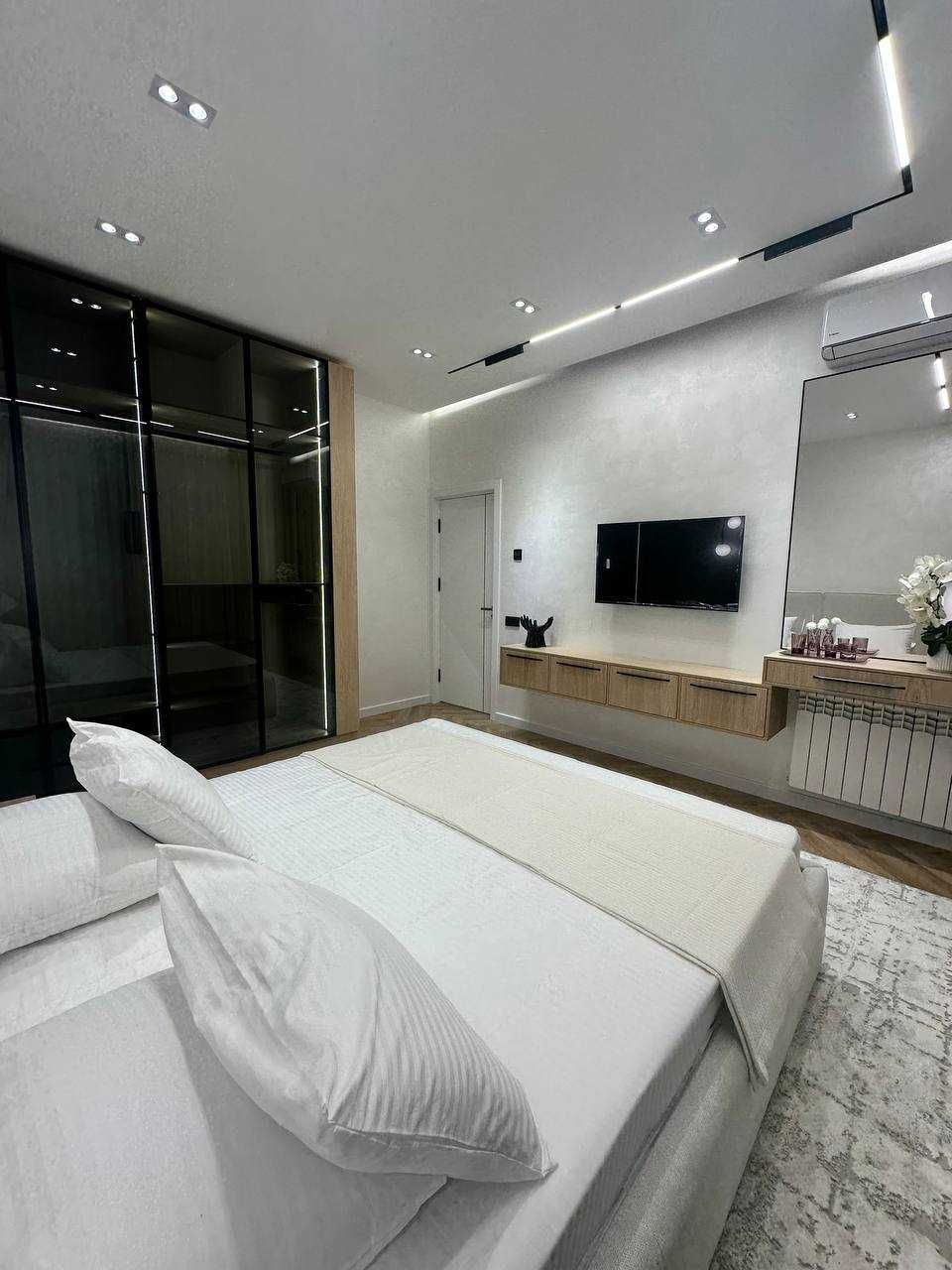 V548 ПРОДАЕТСЯ квартира Айбек метро 3в4/4/4  100м2