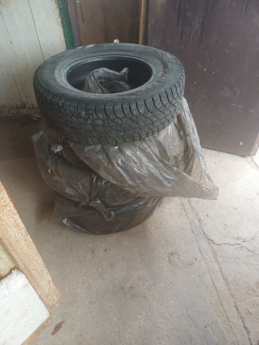 Шины зимние в хорошем состоянии хо