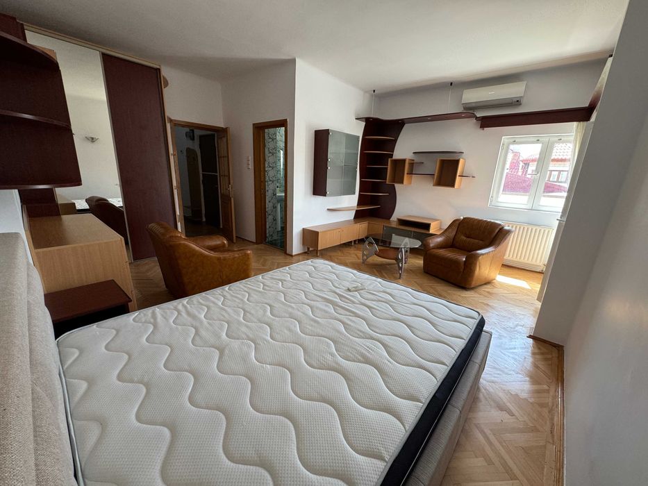 Garsoniera - zona Dorobanti