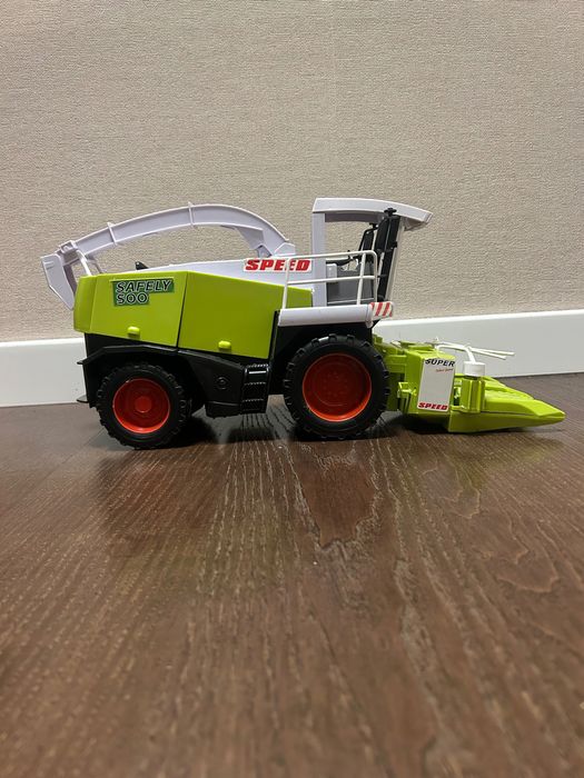 Детска играчка комбайн