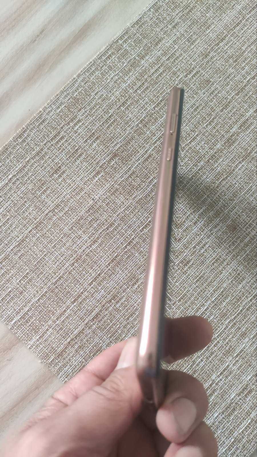 Motorola Moto G9 plus 4gb 128gb много запазен