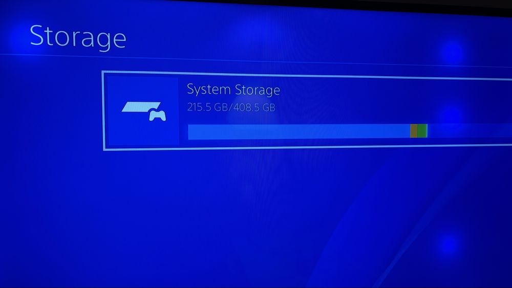 Ps4 + doua joystik-uri si incarcator + volan PS