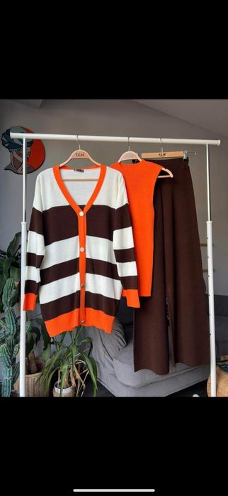 Дамски плетени комплекти.