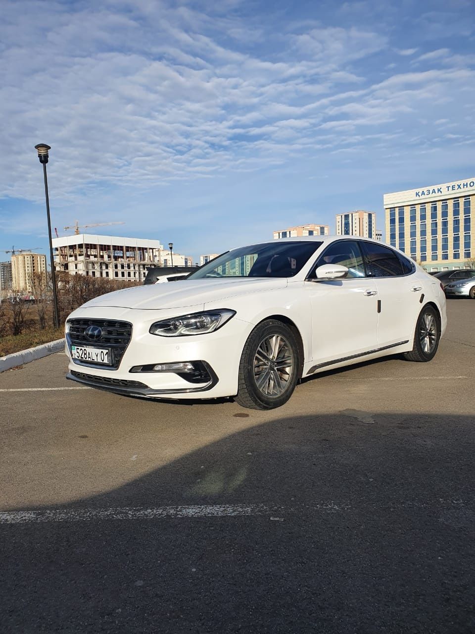 Hyundai Grandeur 2018 г 2,4 БЕНЗИН Чистый КОРЕЙСКИЙ АВТОМОБИЛЬ