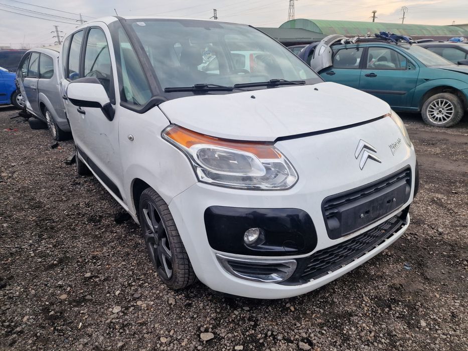 Dezmembram Citroen C3 Picasso 2011 1.4 benzina 8FP