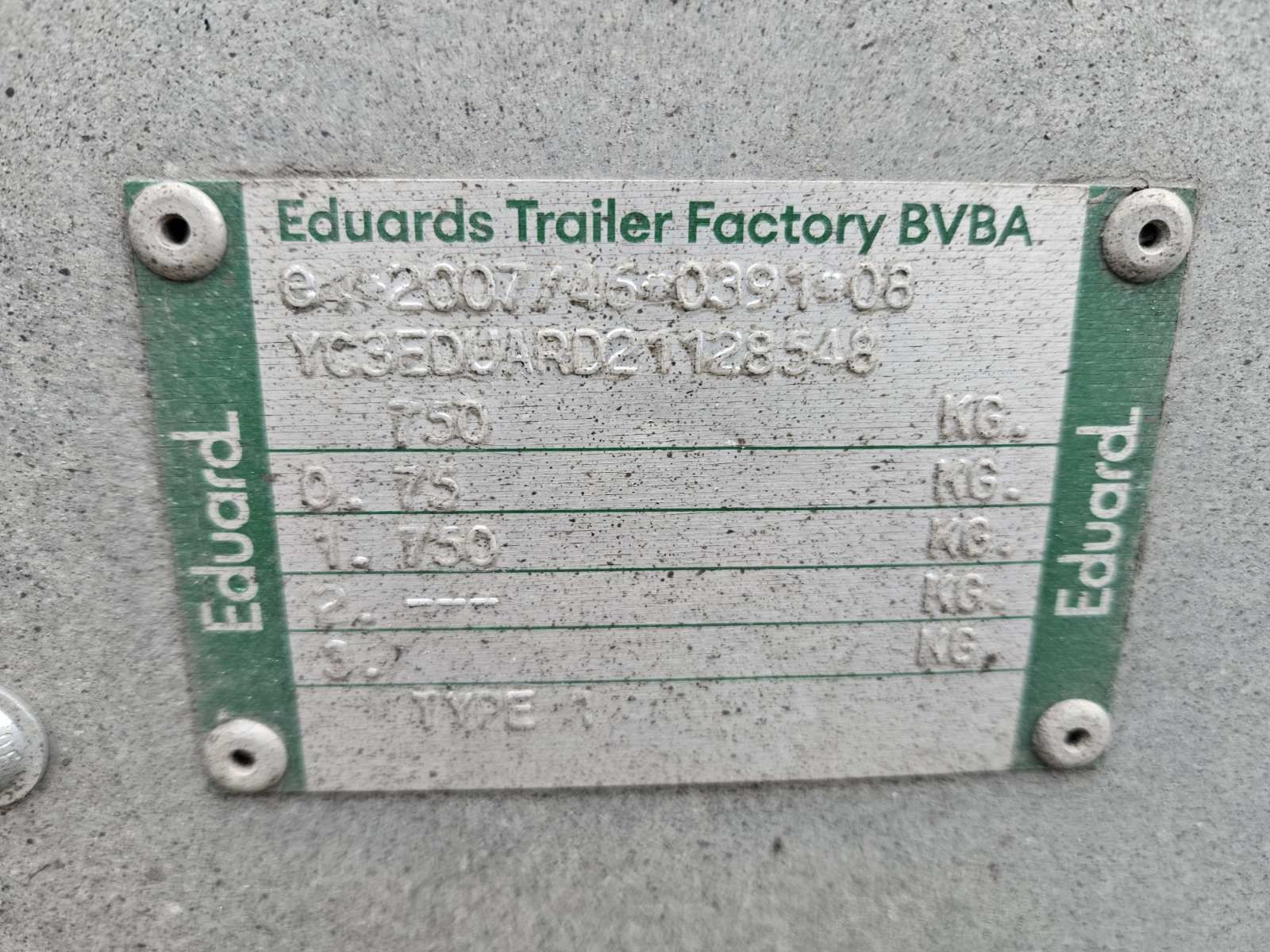 Ремарке Eduard 750 kg
