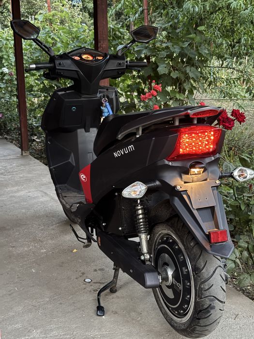 Vand scuter electric fara permis 200km