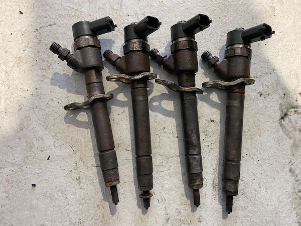 Injectoare Volvo XC90 XC70 V50 V70 30750283 8603595 30637375 30750282 30731567