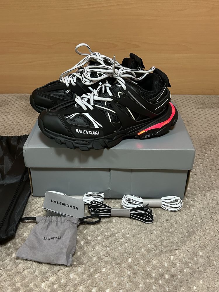 Balenciaga track