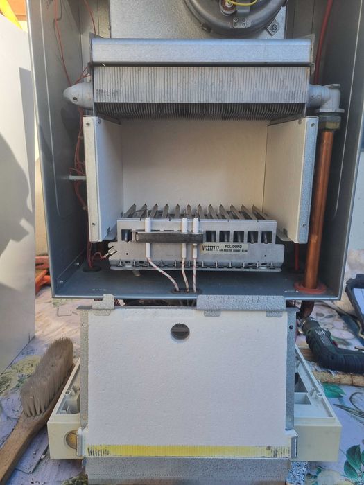 Centrala VIESSMAN model Vitopend 100 arata si functioneaza f bine