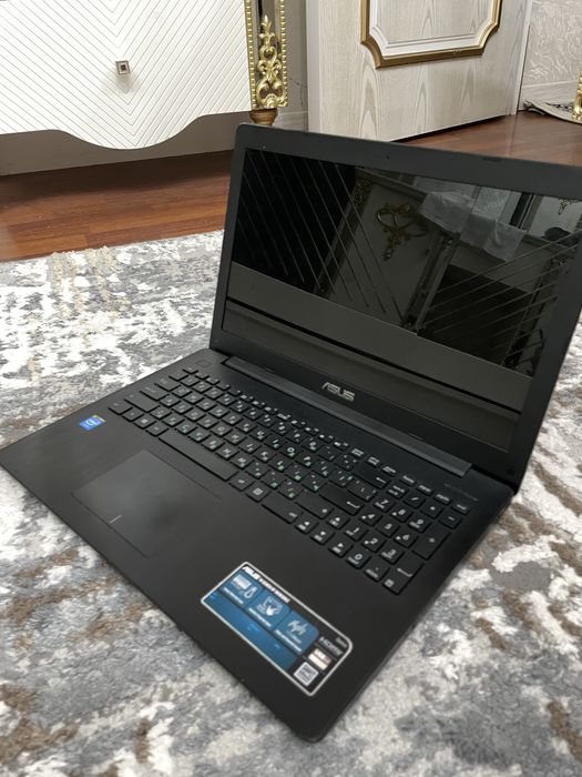 Asus noutbuk holati zo'r