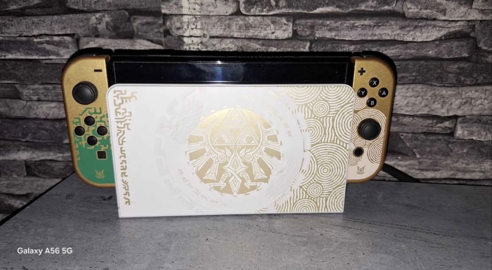 Consola Nintendo Switch OLED Zelda Tears of the Kingdom Edition