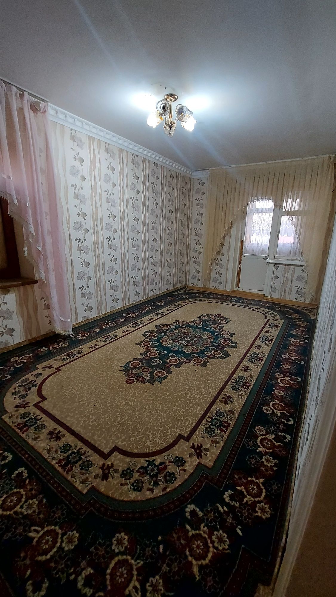 Сотилада 1/4/4 гиштили дом 42m²
