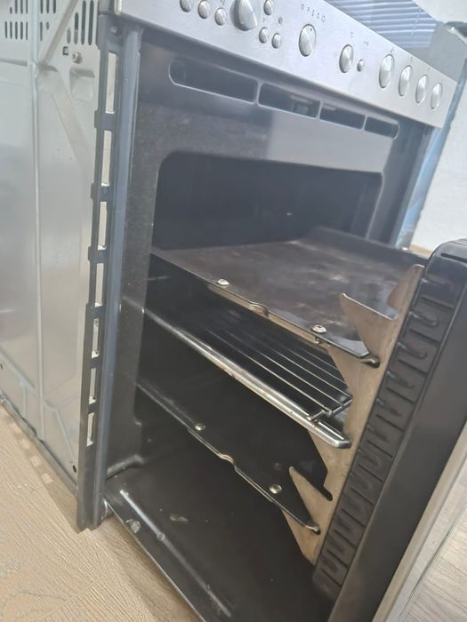 Фурна за вграждане Siemens HE89E54