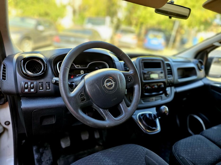Opel Vivaro 10.2016/ 250000 km/ L2H1