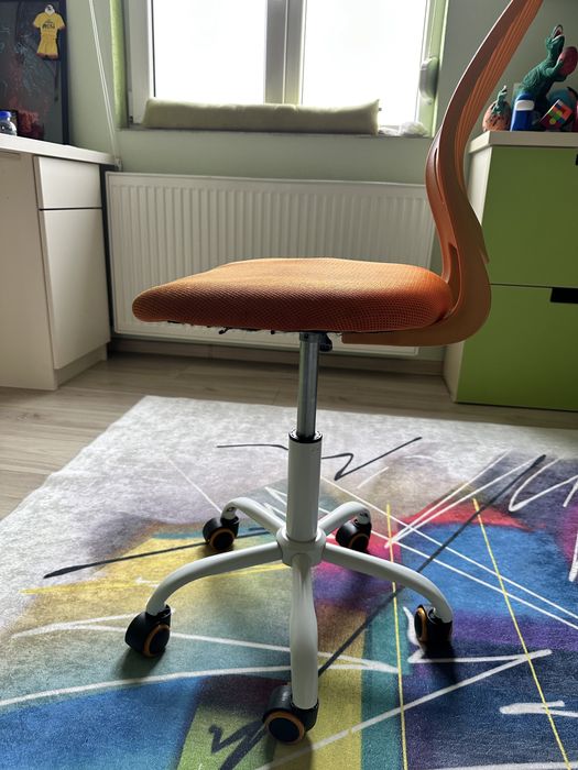 Scaun birou copii Carnation, rotativ, portocaliu