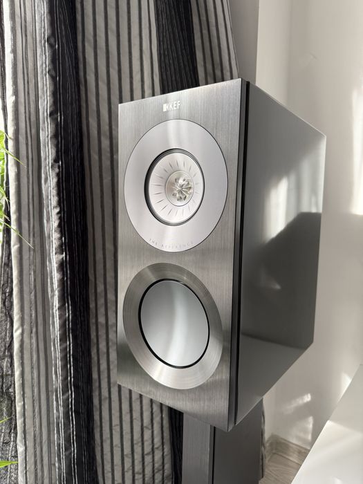 Kef Reference 1 Meta + KEF S-RF1 stands black + Grile optionale