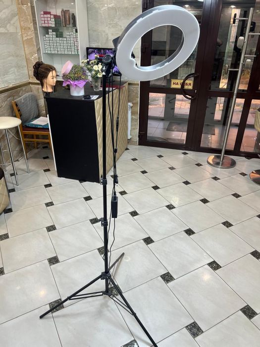 Продам б/у лампу для съемок