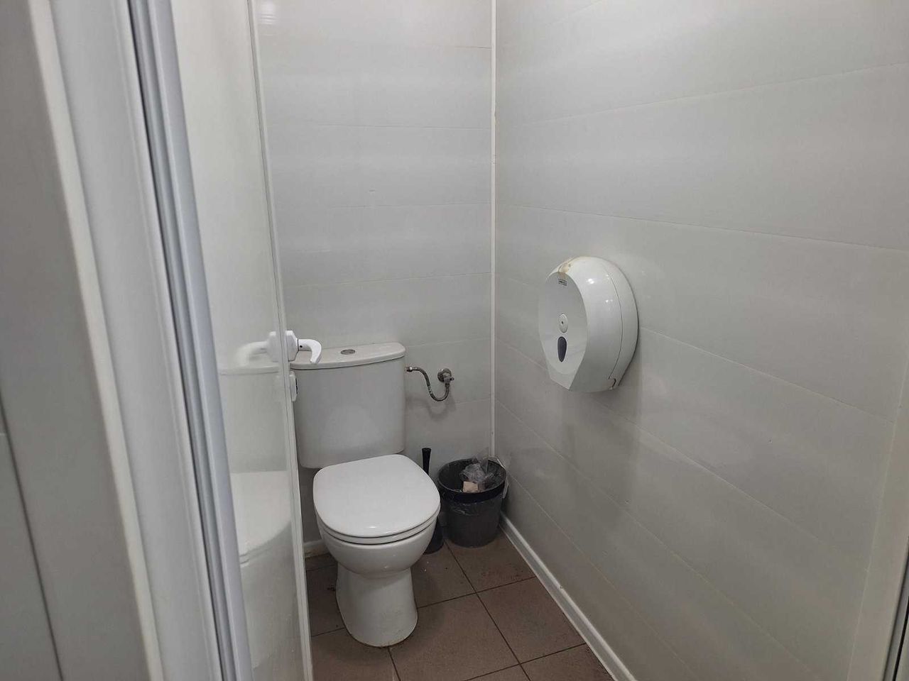 Дава се под наем Промишлена сграда в Габрово, Русевци - 300 кв.м за 765 € - Снимка #2
