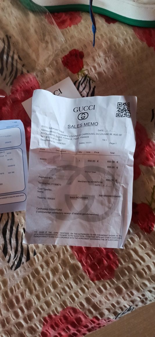 Adidași detalii in privat