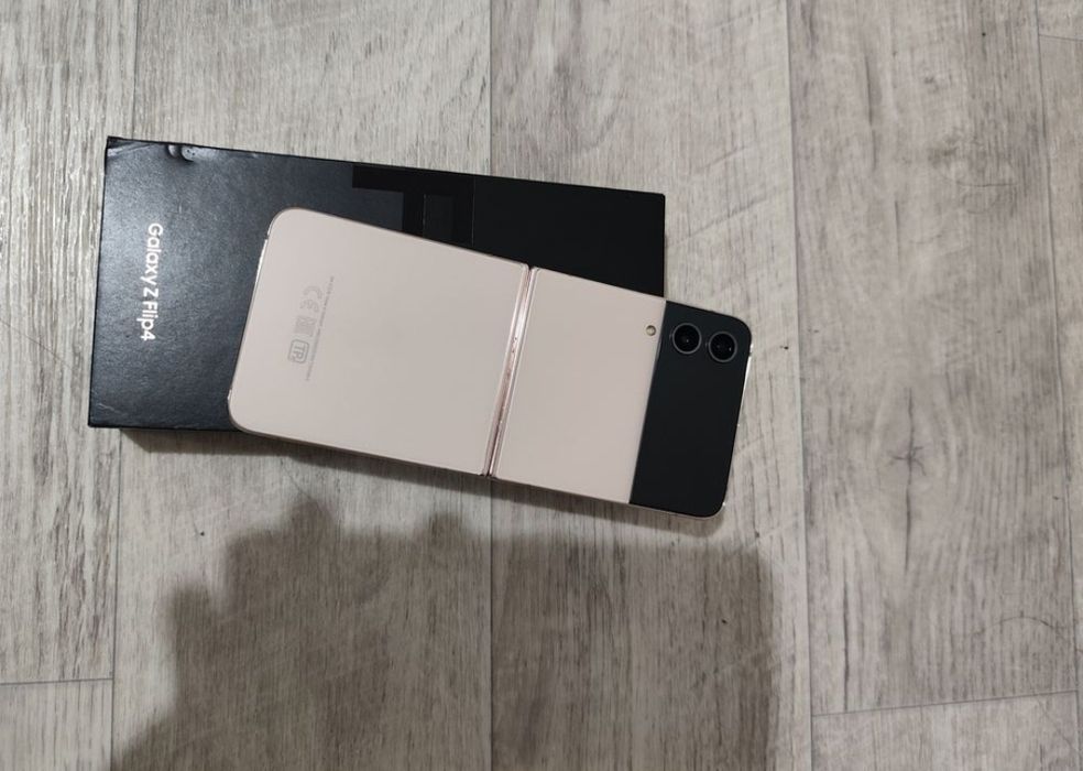 samsung z flip 4 256/8 без минусов