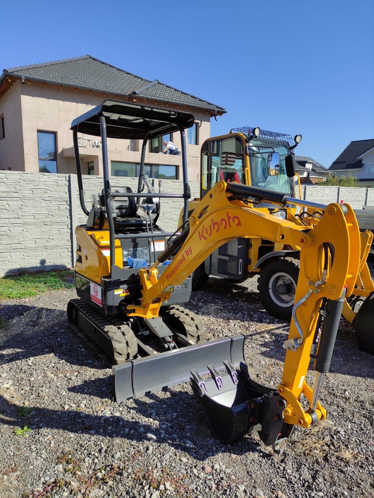 Miniexcavator de inchiriat