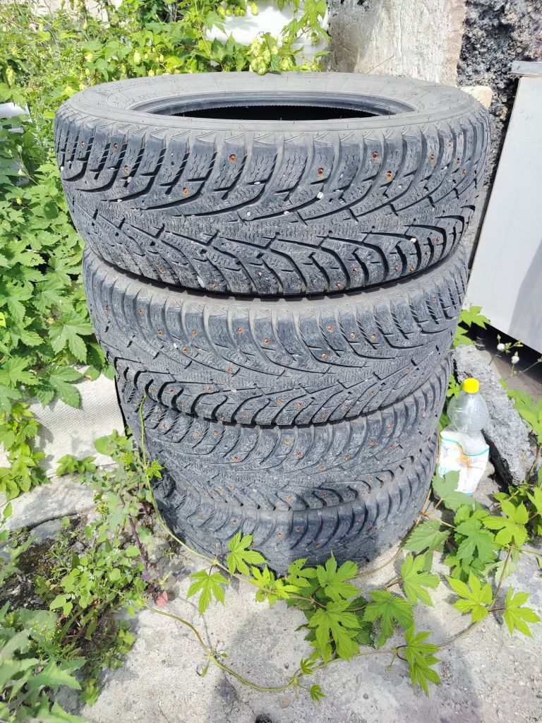 Комплект зимних шин 225/65 R17